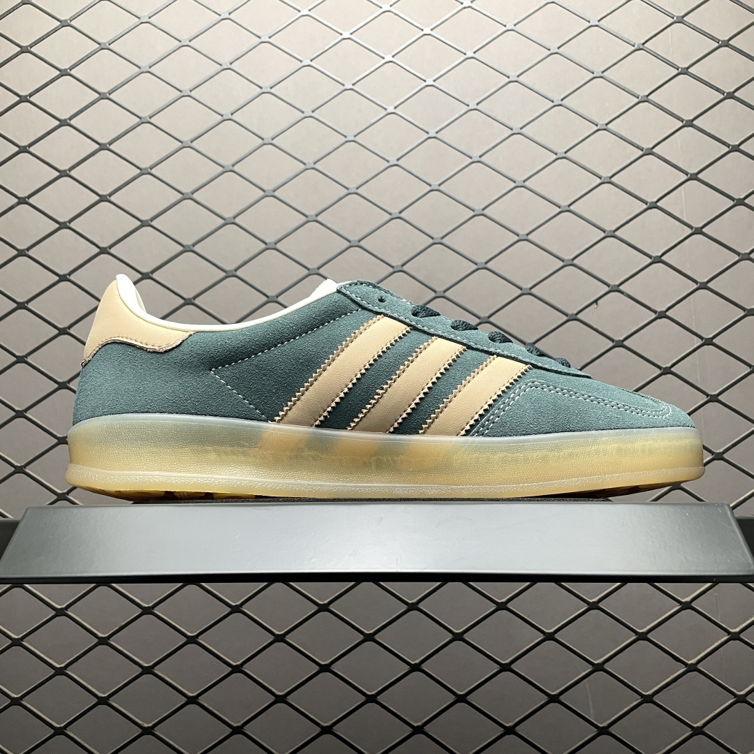  AD 阿迪 Gazelle Indoor 低帮运动休闲板鞋 JH5402 尺码：35.5 36 36.