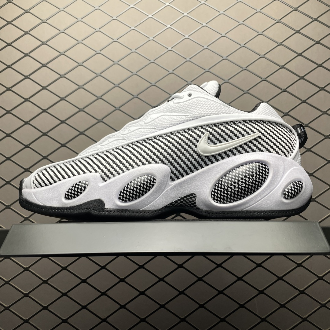 💰569 純原NOCTA x NK Glide 聯名款 復古運動鞋 DM0879-101 外貿專供品質 隆重介紹Drake與Nike的全新鞋款NOCTA Glide，它的設計靈感源自經典的Zoom Flight 95，並融合 NOCTA經