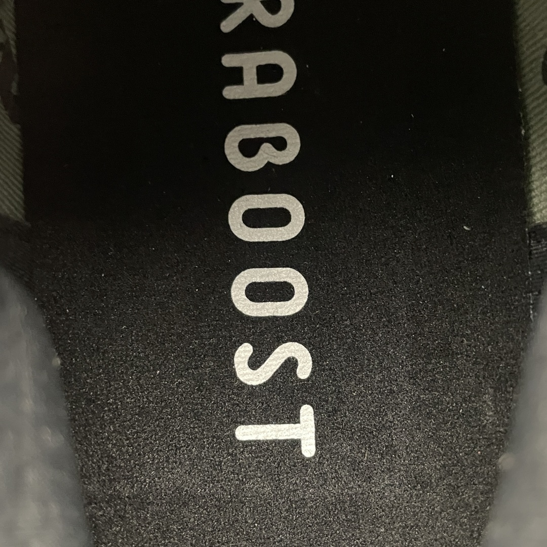   AD 阿迪 Ultra Boost 5 超弹力爆米花中底休闲跑步鞋 JI1525 尺码：39 40 