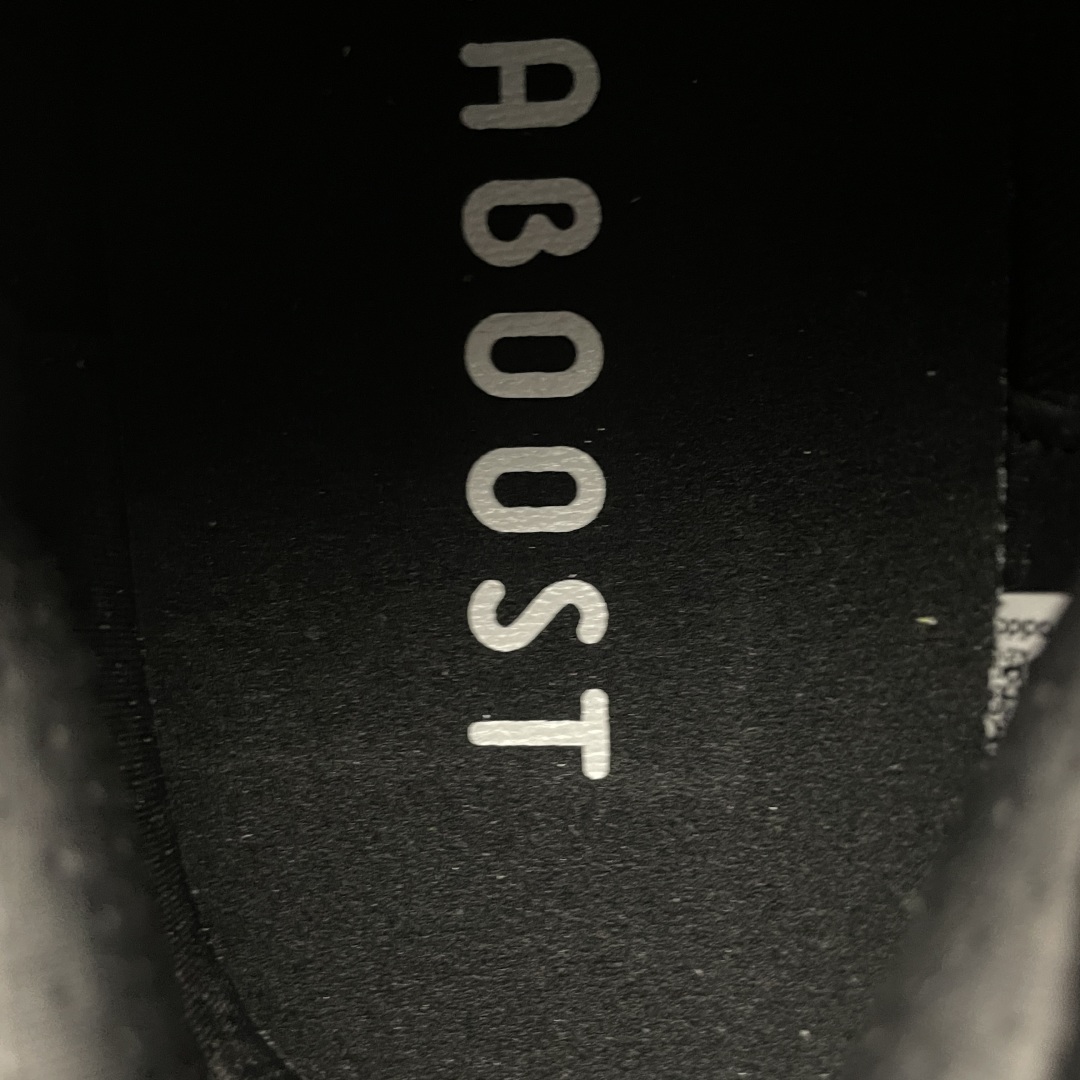   AD 阿迪 Ultra Boost 5 超弹力爆米花中底休闲跑步鞋 JH9633 尺码：36 36.