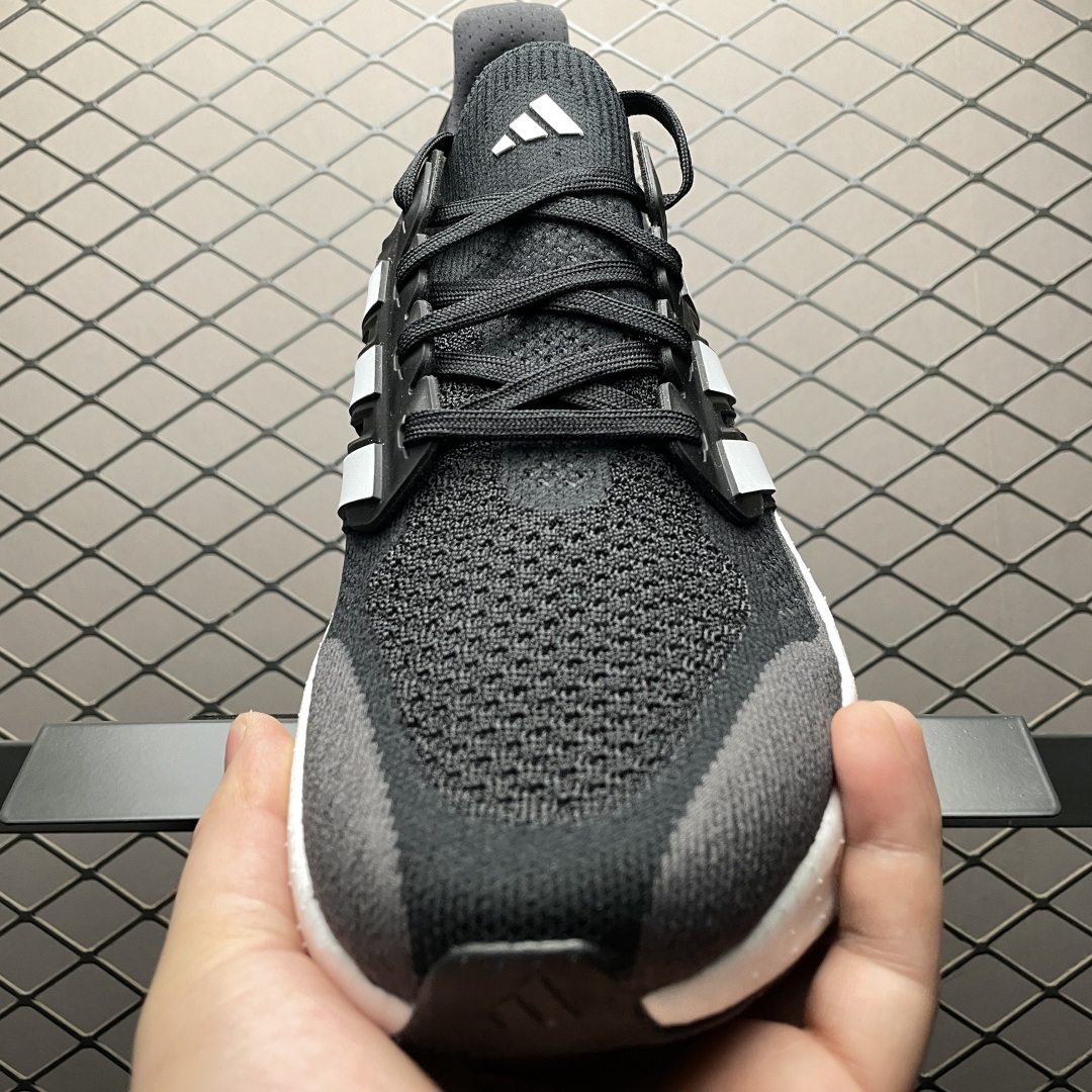   AD 阿迪 Ultra Boost 5 超弹力爆米花中底休闲跑步鞋 JH9633 尺码：36 36.