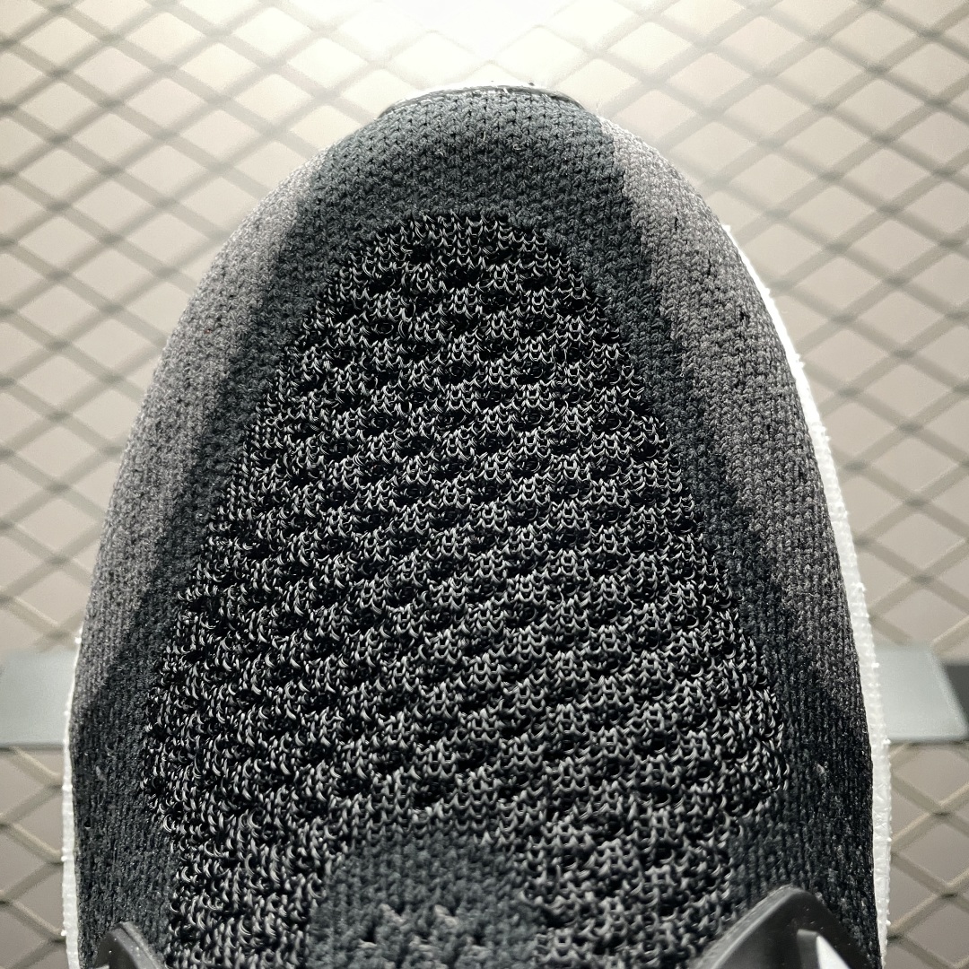   AD 阿迪 Ultra Boost 5 超弹力爆米花中底休闲跑步鞋 JH9633 尺码：36 36.
