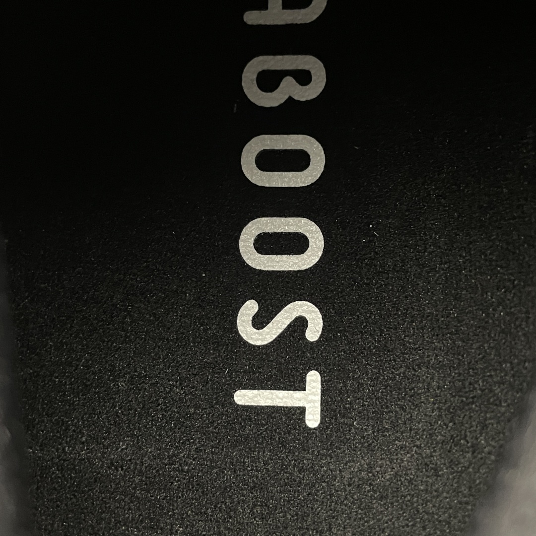   AD 阿迪 Ultra Boost 5 超弹力爆米花中底休闲跑步鞋 JH9082 尺码：36 36.