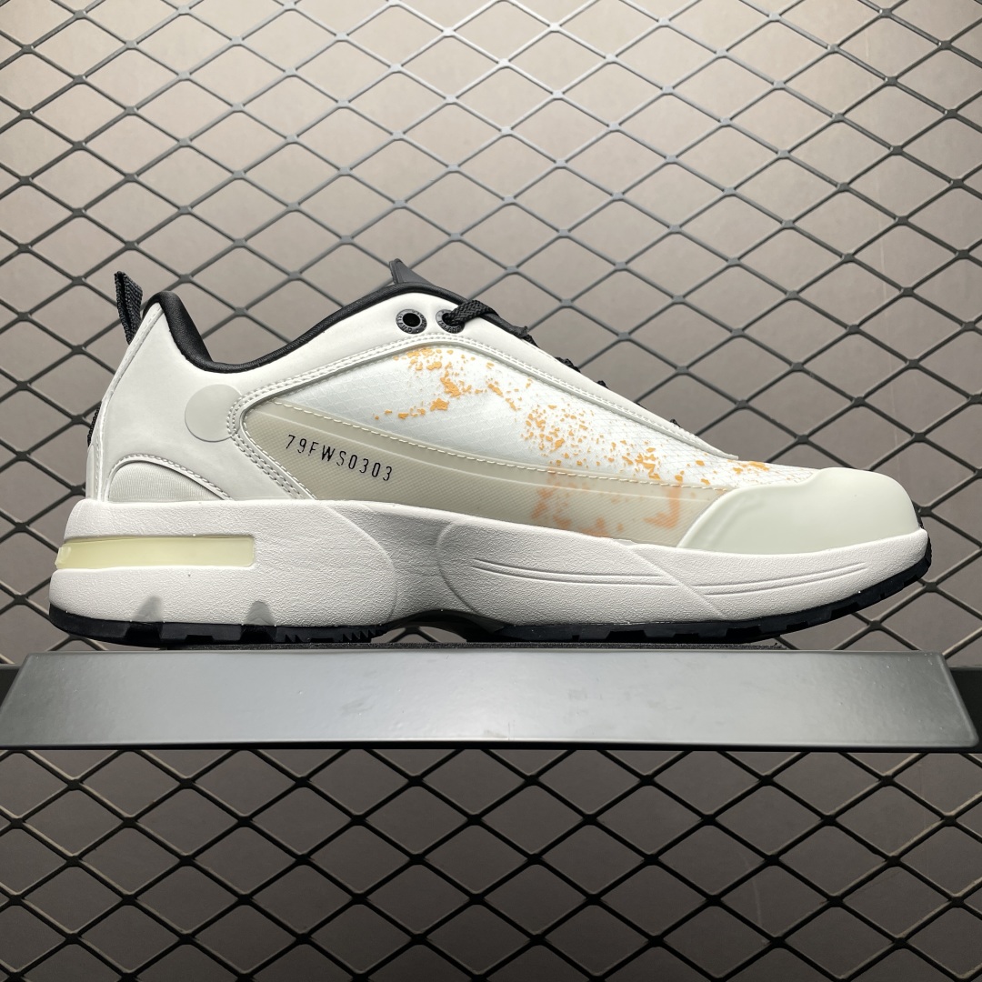   Stone Island 石头岛 Grime Panelled 网面透气户外运动鞋 尺码：36 37