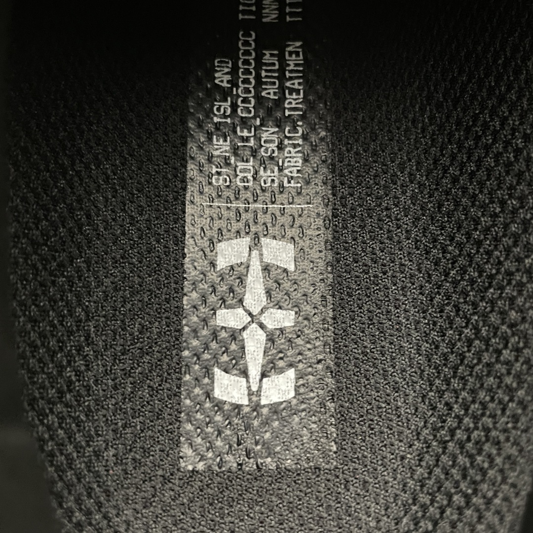   Stone Island 石头岛 Grime Panelled 网面透气户外运动鞋 尺码：36 37