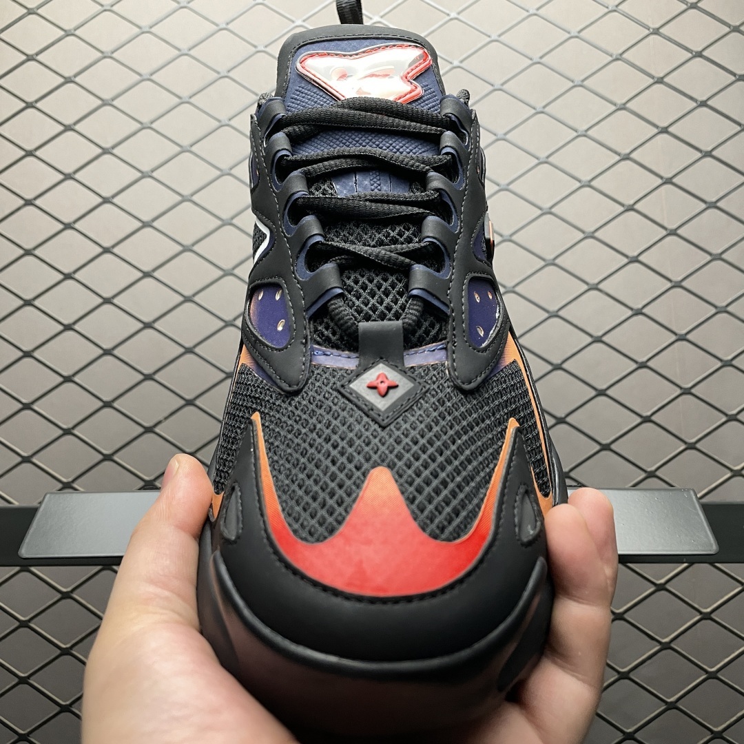 LV Runner Tatic 潮流复古运动鞋 鬼佬专供品质 该款向传统跑鞋汲取灵感,新颖亮相路易威