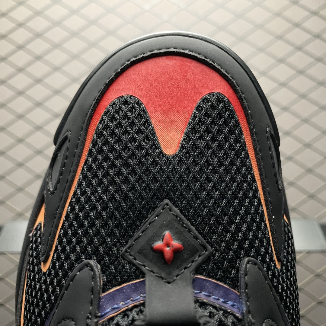LV Runner Tatic 潮流复古运动鞋 鬼佬专供品质 该款向传统跑鞋汲取灵感,新颖亮相路易威