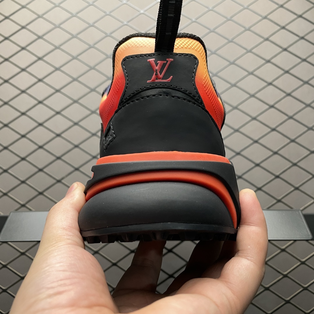 LV Runner Tatic 潮流复古运动鞋 鬼佬专供品质 该款向传统跑鞋汲取灵感,新颖亮相路易威