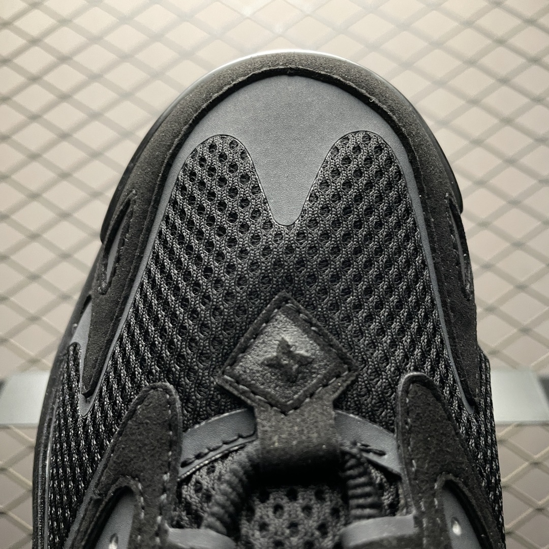 LV Runner Tatic 潮流复古运动鞋 鬼佬专供品质 该款向传统跑鞋汲取灵感,新颖亮相路易威
