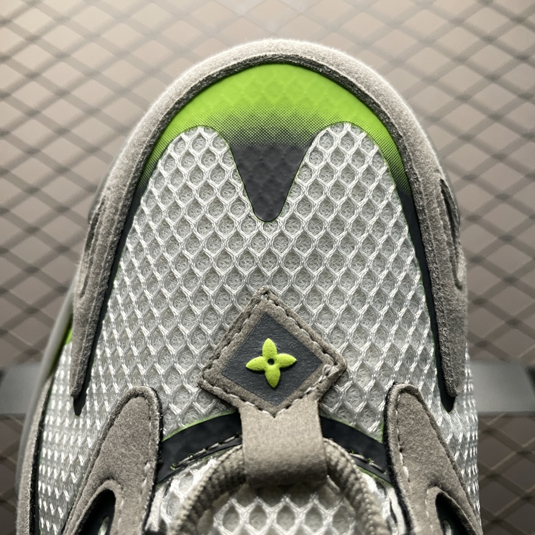 LV Runner Tatic 潮流复古运动鞋 鬼佬专供品质 该款向传统跑鞋汲取灵感,新颖亮相路易威