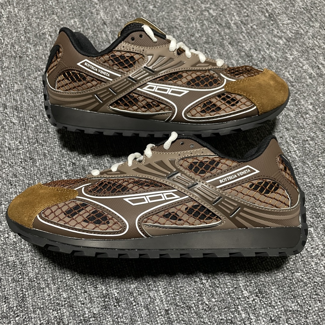   BOTTEGA VENETA BV葆蝶家 王一博同款低帮休闲鞋 全新海淘专供品质 采用轻质科技网布面