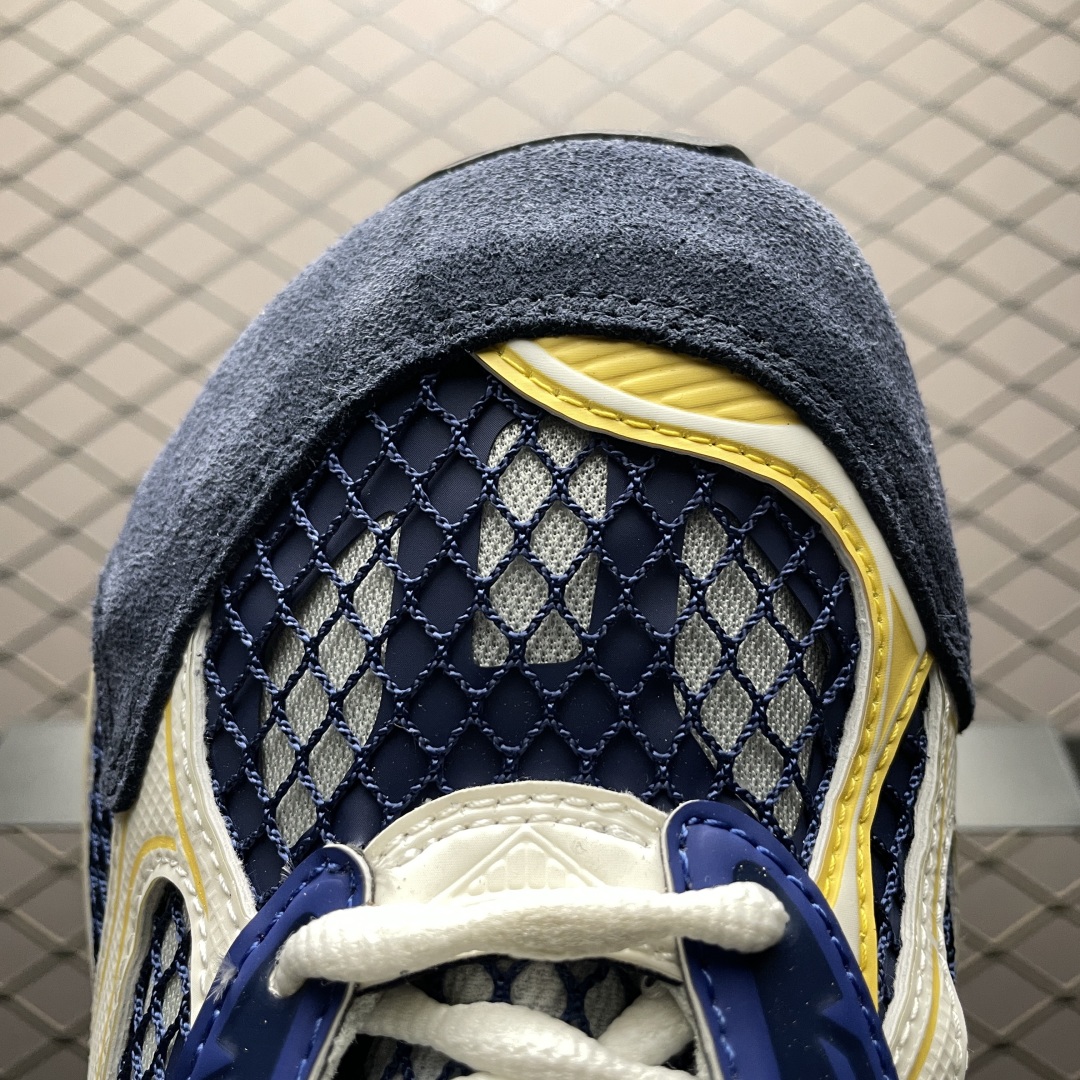   BOTTEGA VENETA BV葆蝶家 王一博同款低帮休闲鞋 全新海淘专供品质 采用轻质科技网布面