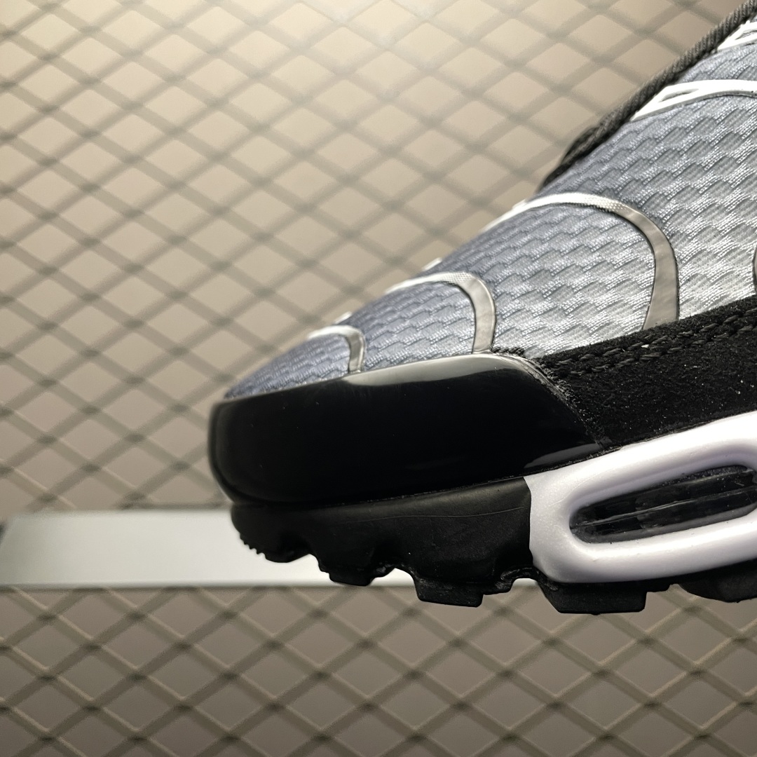   外贸专供 NK Air Max PLUS 复古气垫运动鞋 DM0032-003 外贸专供品质 尺码：