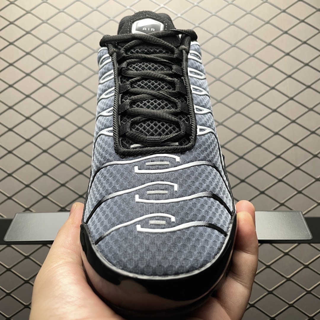   外贸专供 NK Air Max PLUS 复古气垫运动鞋 DM0032-003 外贸专供品质 尺码：