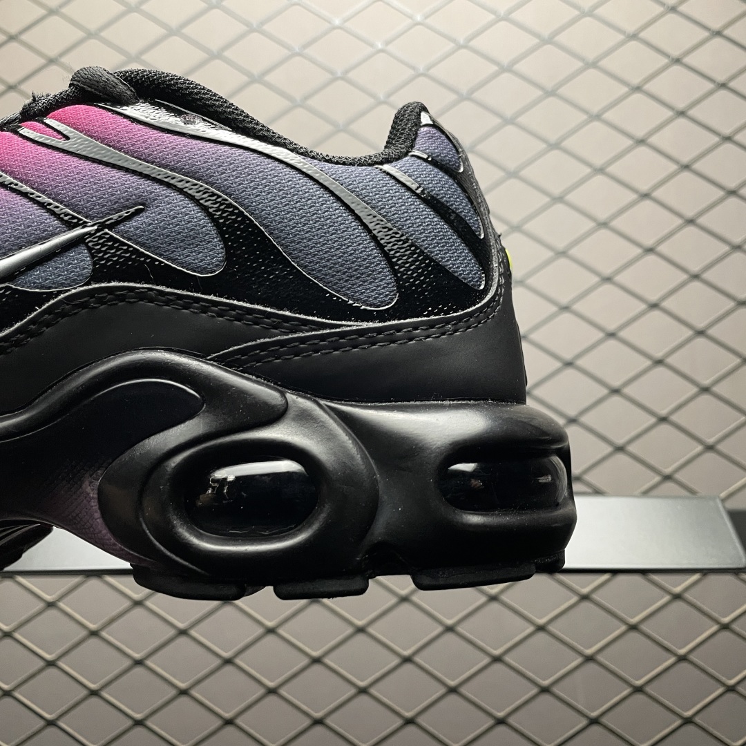   外贸专供 NK Air Max PLUS 复古气垫运动鞋 FJ5981-010 外贸专供品质 尺码：