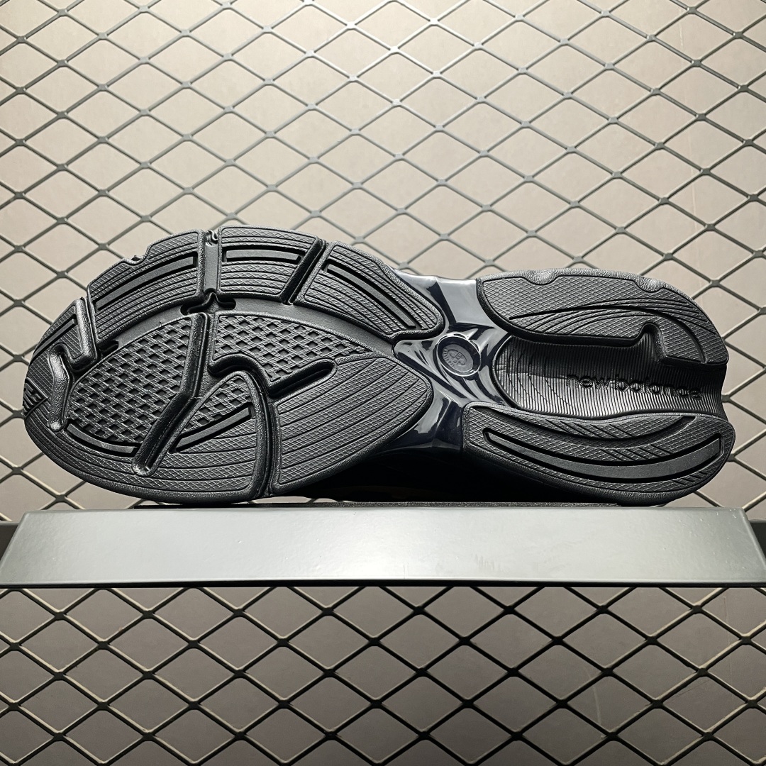   KITH x New Balance 新百伦 M2010ND 联名款 复古休闲慢跑鞋 尺码：36 3
