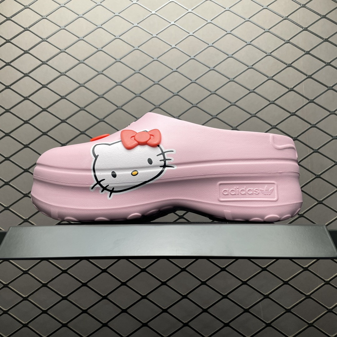 💰450   Helle Kitty x AD 阿迪 凱蒂貓聯名 AdiFOM Stan Smith Mule 慕勒 輕便休閒涼鞋 廚師鞋 拖鞋 輕鬆腳感 一穿即走 這款拖鞋旨在致敬經典的Stan Smith 簡約鞋面和後跟細節靈感源於原