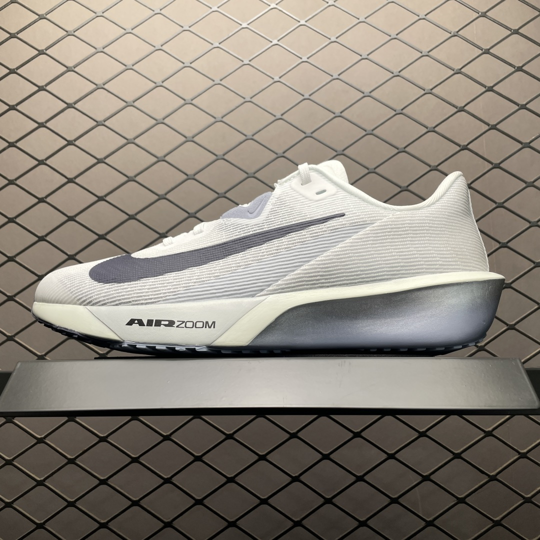 💰530 純原NK Air Zoom Rival FLY 4 超彈透氣輕量跑步鞋 FV6040-102 鞋款搭載 Flyknit 材料 出眾彈性 易於穿脫 採用React技術 輕盈耐 跑步健身房鍛鍊最佳選擇之一 尺碼：36 36.5 37