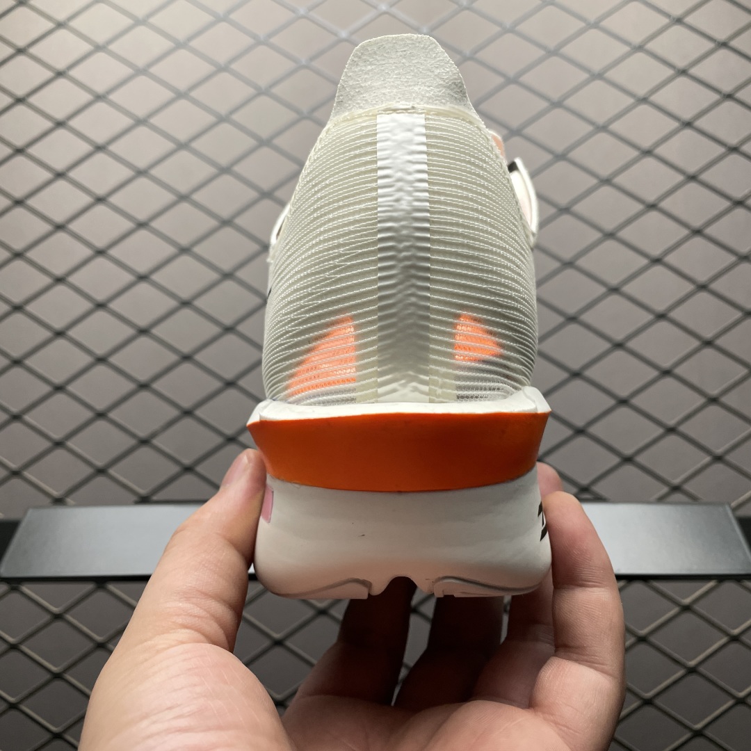 本地💰260 纯原 NK Vaporfly Next %4 超轻网面跑步鞋 HF6413-100 尺码：41 42 42.5 43 44 44.5 45 编号：31YEFF24