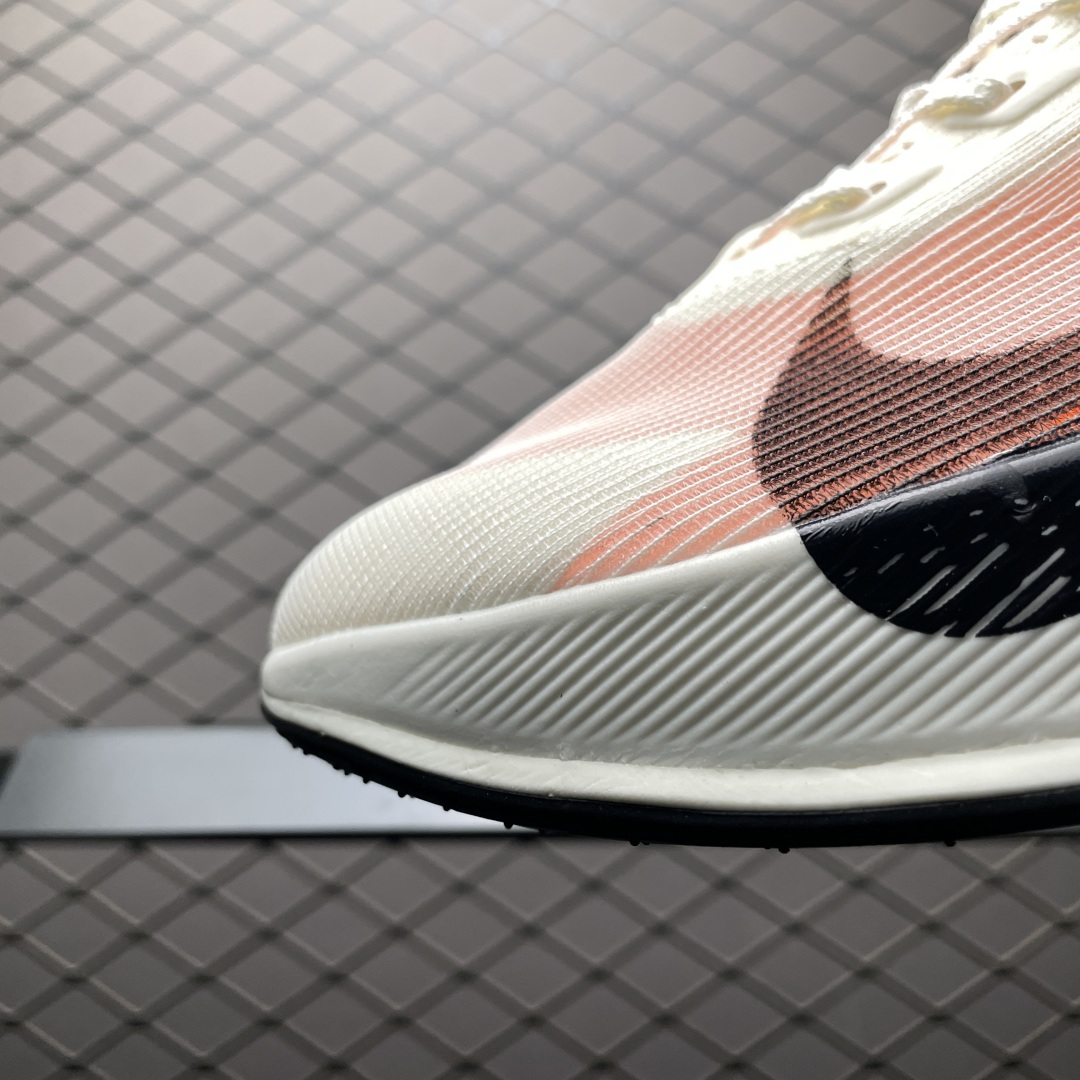 本地💰260 纯原 NK Vaporfly Next %4 超轻网面跑步鞋 HF6413-100 尺码：41 42 42.5 43 44 44.5 45 编号：31YEFF24