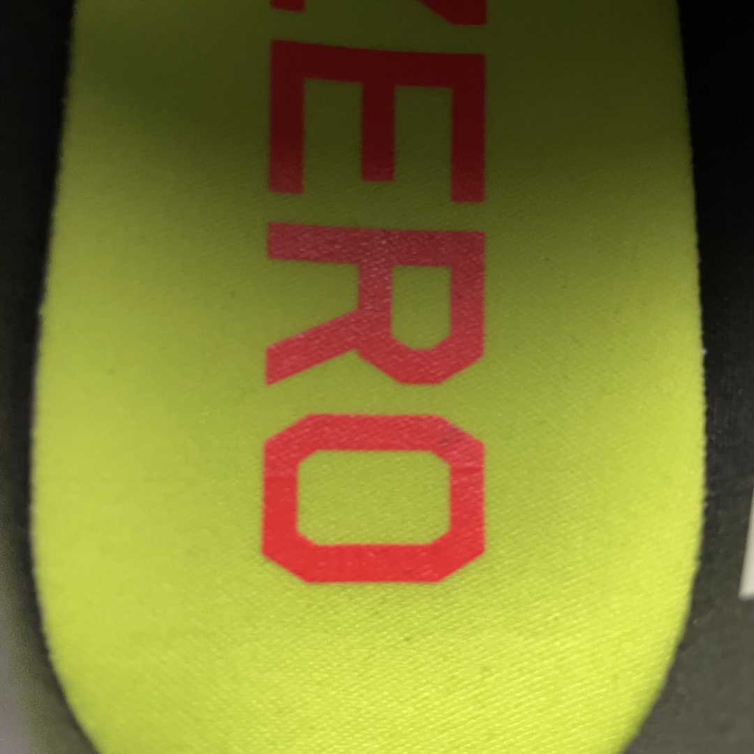 本地💰180 纯原 AD 阿迪 Adizero EVO 低帮休闲跑步鞋 JR3414 新版本出货 区别市面通货品质 尺码：39 40 40.5 41 42 42.5 43 44 44.5 45 编号：23TDEF131