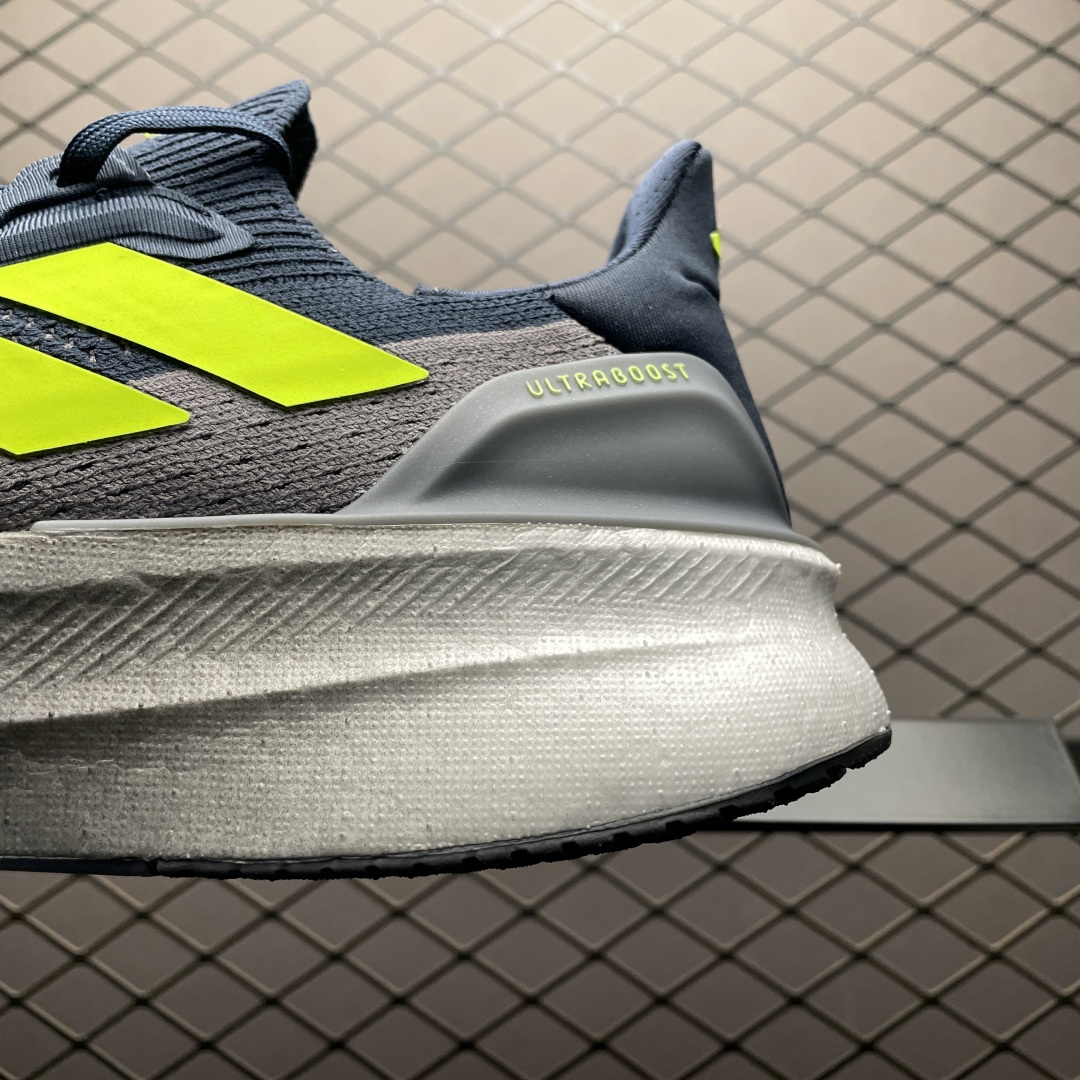   AD 阿迪 Ultra Boost 5X 超弹力爆米花中底休闲跑步鞋 JH9034 尺码：39 40