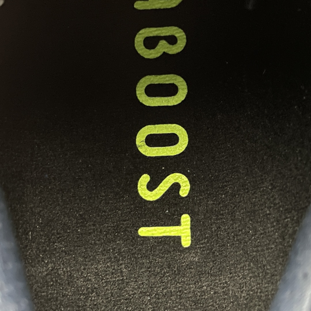   AD 阿迪 Ultra Boost 5X 超弹力爆米花中底休闲跑步鞋 JH9034 尺码：39 40