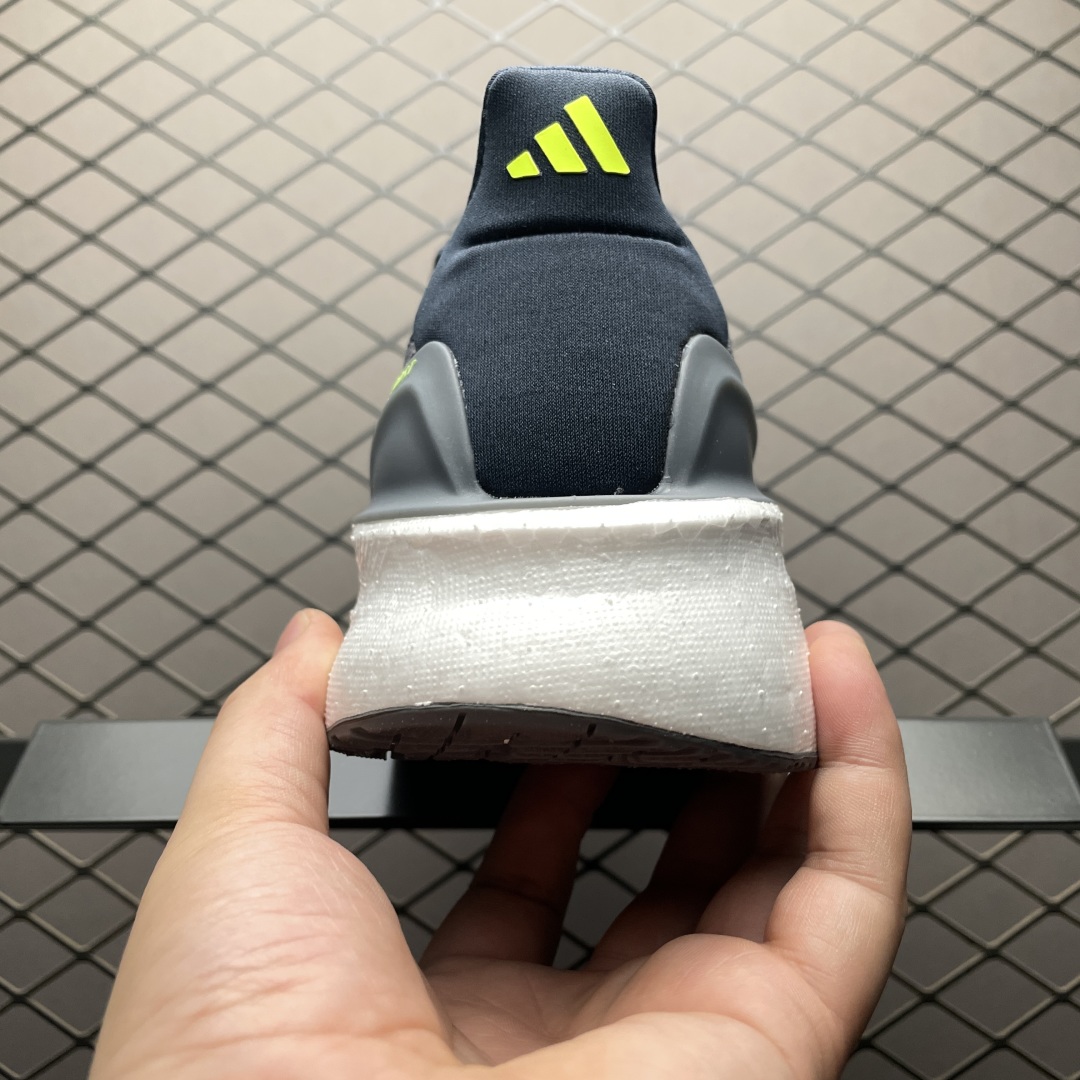   AD 阿迪 Ultra Boost 5X 超弹力爆米花中底休闲跑步鞋 JH9034 尺码：39 40