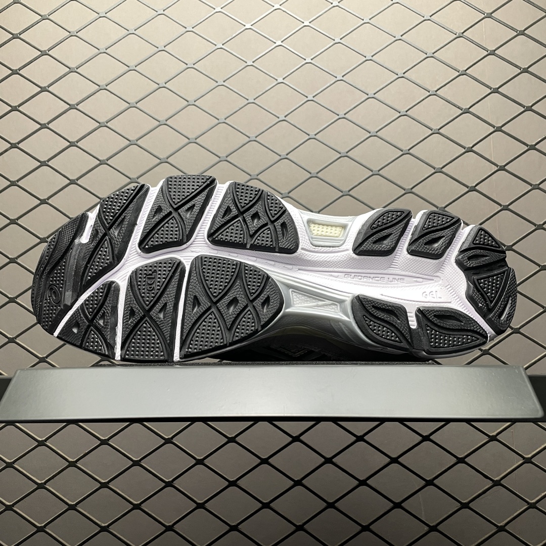   Asics 亚瑟士 GEL-NYC 低帮运动休闲跑步鞋 1203A788-101 平台专供品质 区别