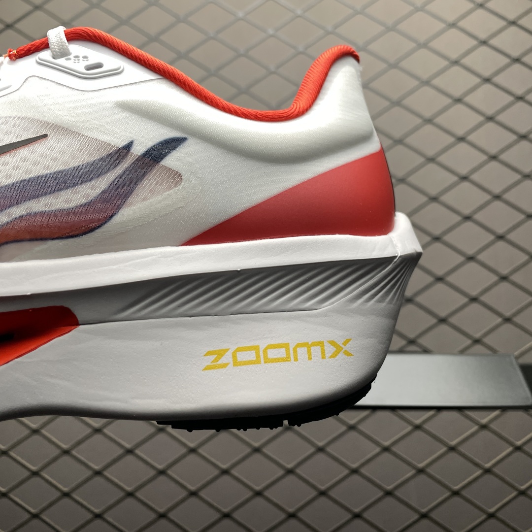   NK Zoom Fly 6 EK 马拉松超轻跑鞋 HQ3498-100 新版本 尺码：36 36.5