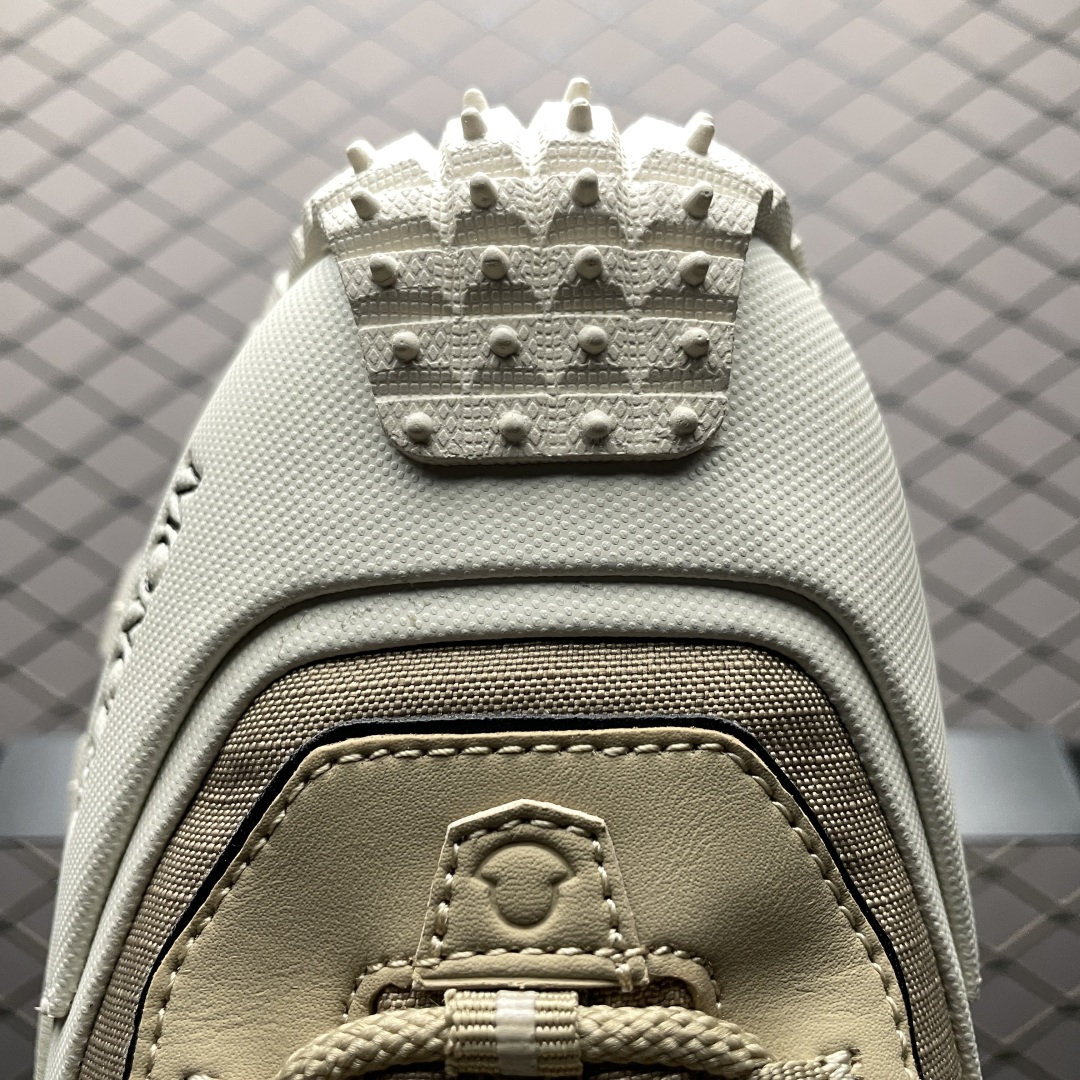   Moncler 盟可睐/蒙口 Trailgrip GTX 抗撕裂材质山地户外鞋 鞋身采用Cordur