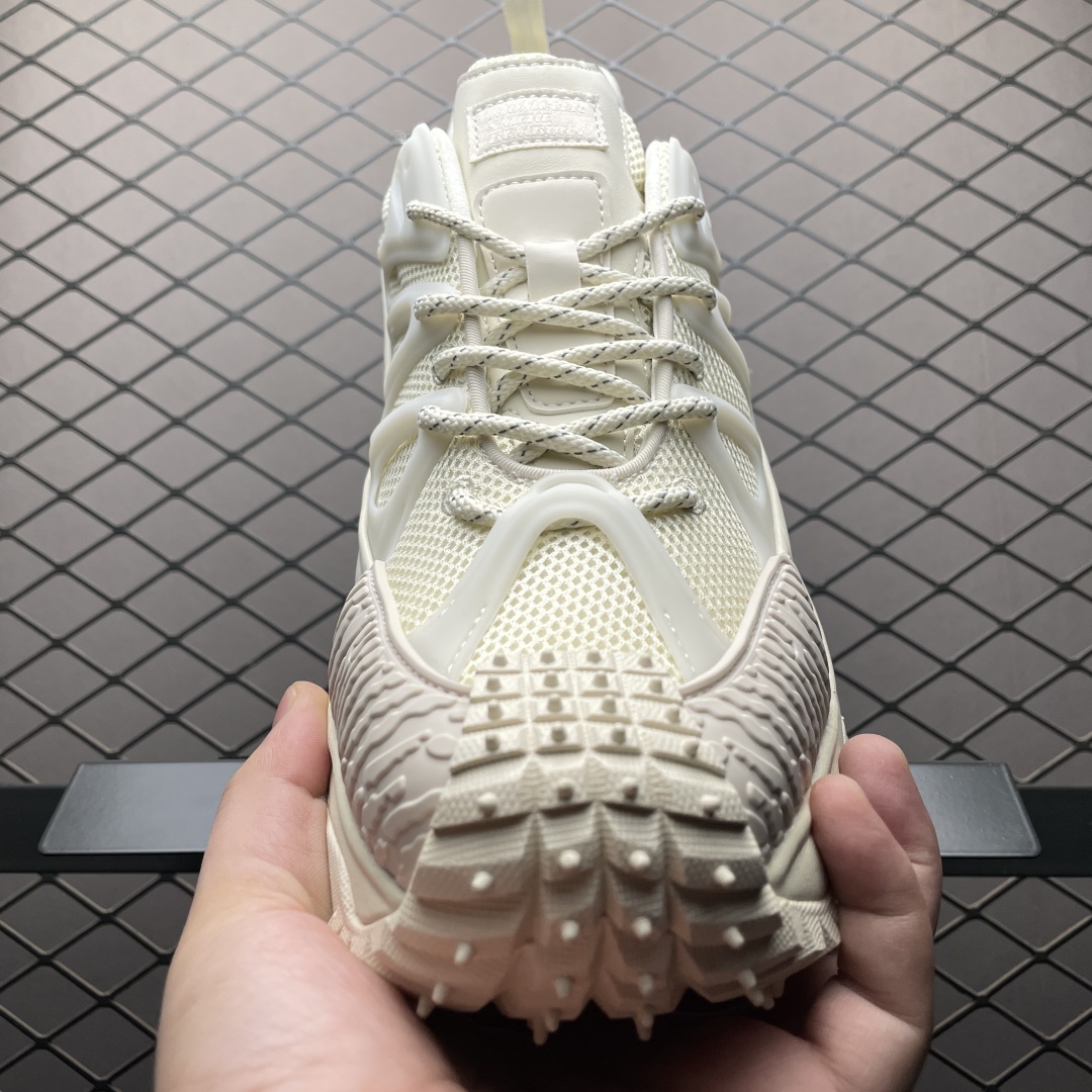   Moncler 盟可睐/蒙口 Trailgrip GTX 抗撕裂材质山地户外鞋  鞋身采用Cordu