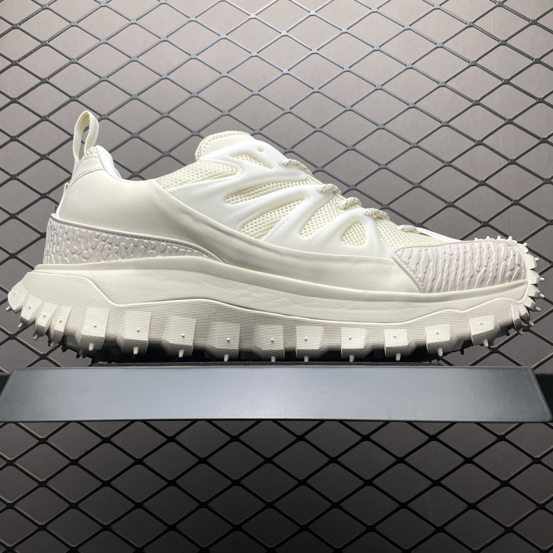   Moncler 盟可睐/蒙口 Trailgrip GTX 抗撕裂材质山地户外鞋  鞋身采用Cordu