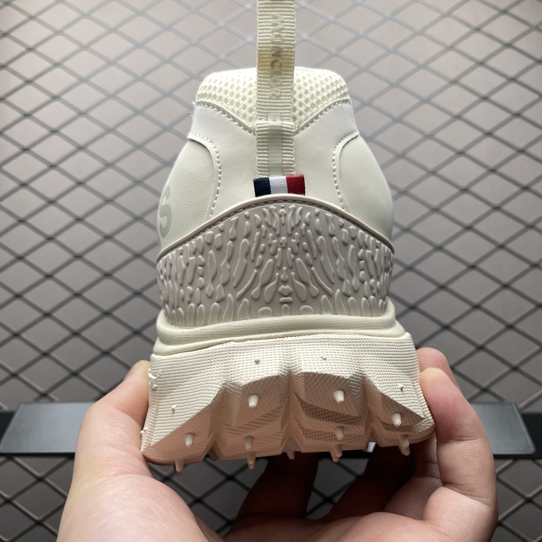  Moncler 盟可睐/蒙口 Trailgrip GTX 抗撕裂材质山地户外鞋  鞋身采用Cordu