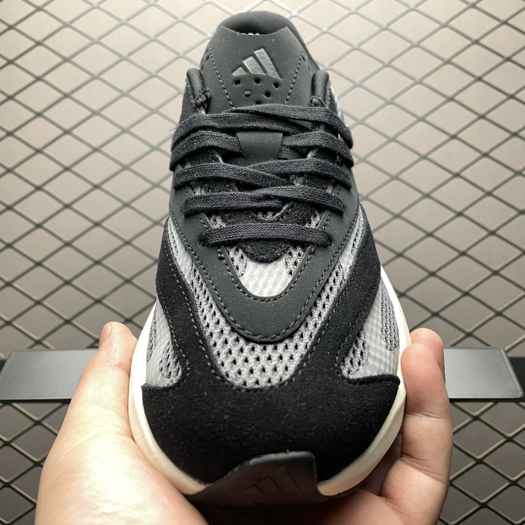   AD 阿迪 Light Blaze 网面透气跑步鞋 JH6959 尺码 ：36 36.5 37 38