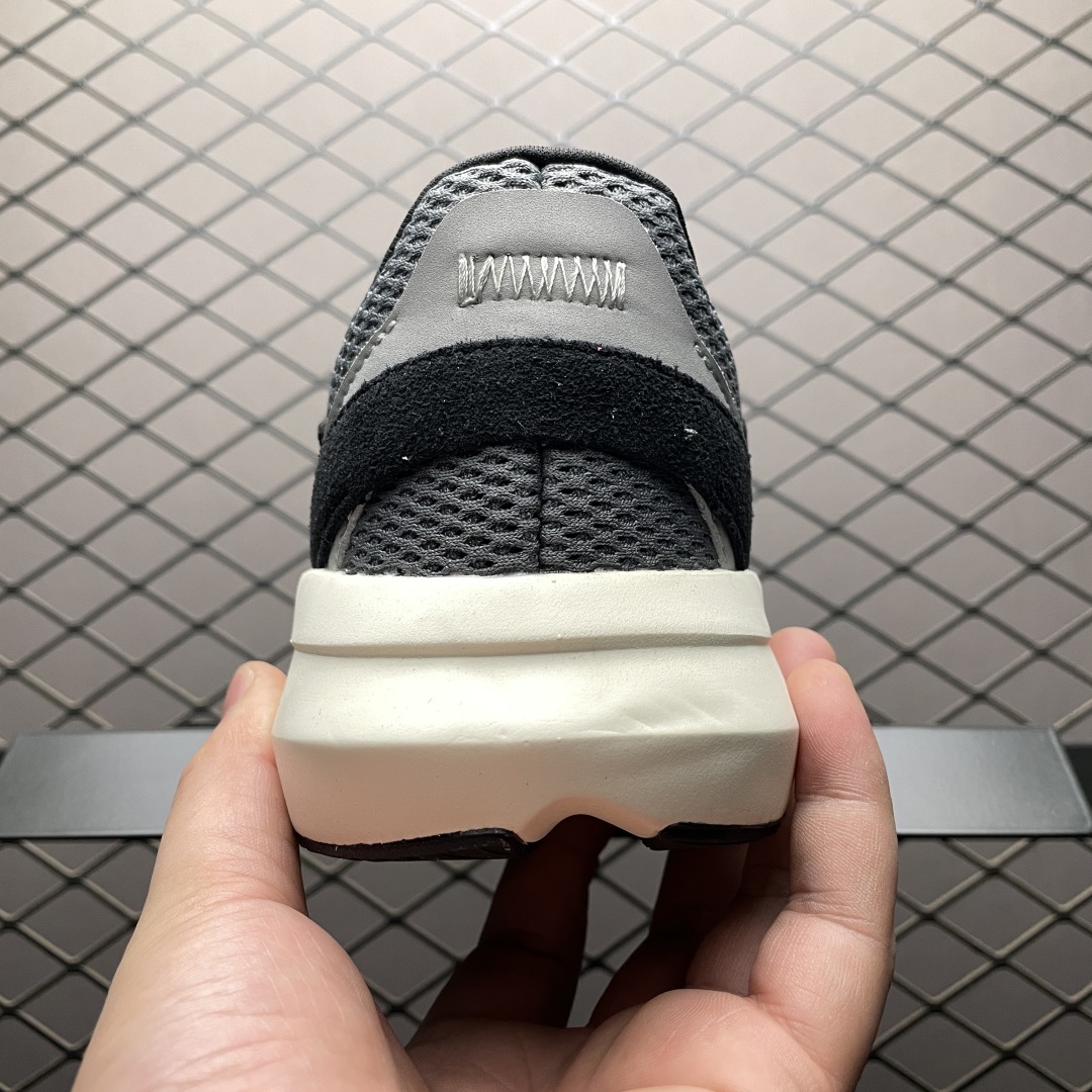   AD 阿迪 Light Blaze 网面透气跑步鞋 JH6959 尺码 ：36 36.5 37 38