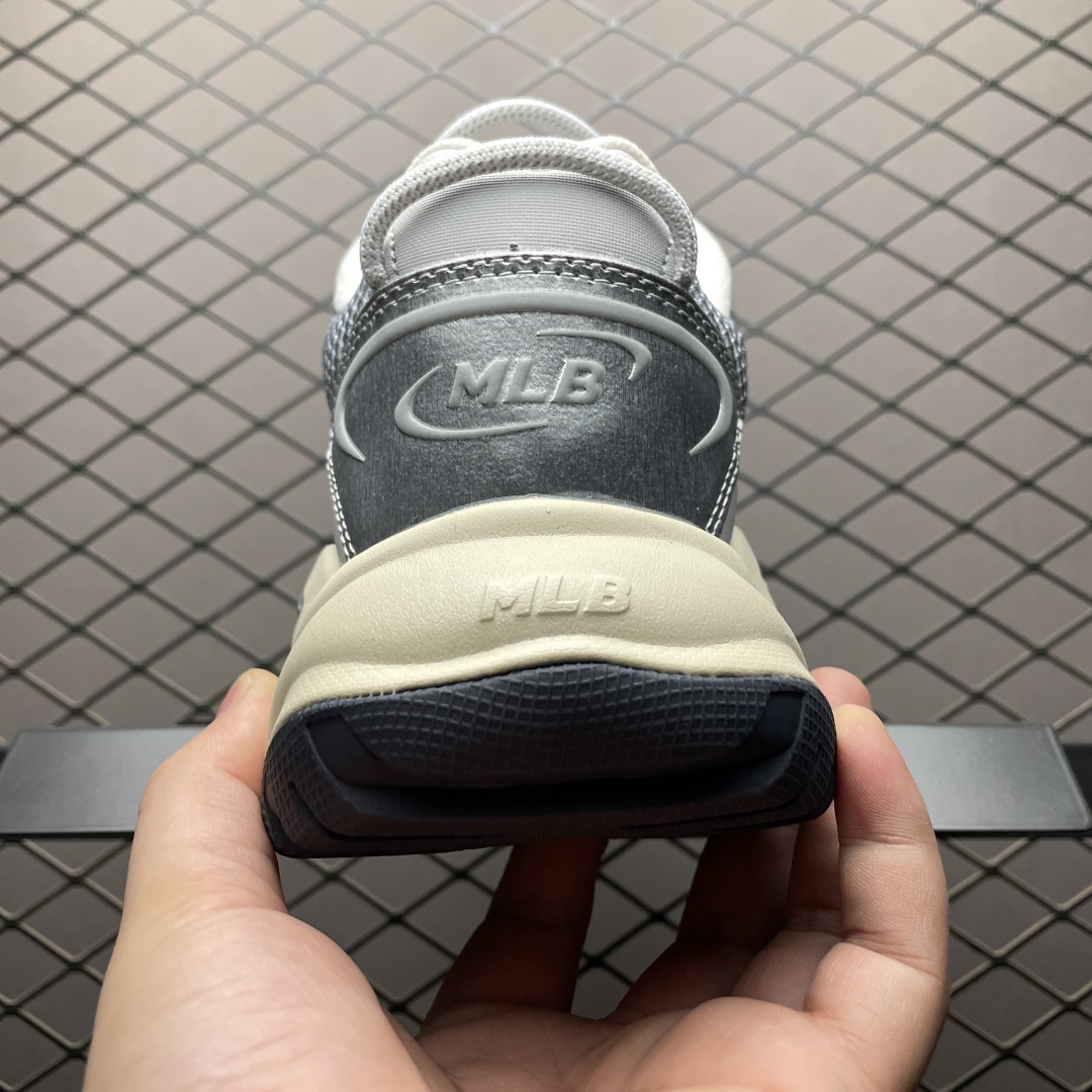   网红爆款 MLB Cargo Chunky 低帮休闲老爹鞋  原厂防伪吊牌 尺码：35 36 36.