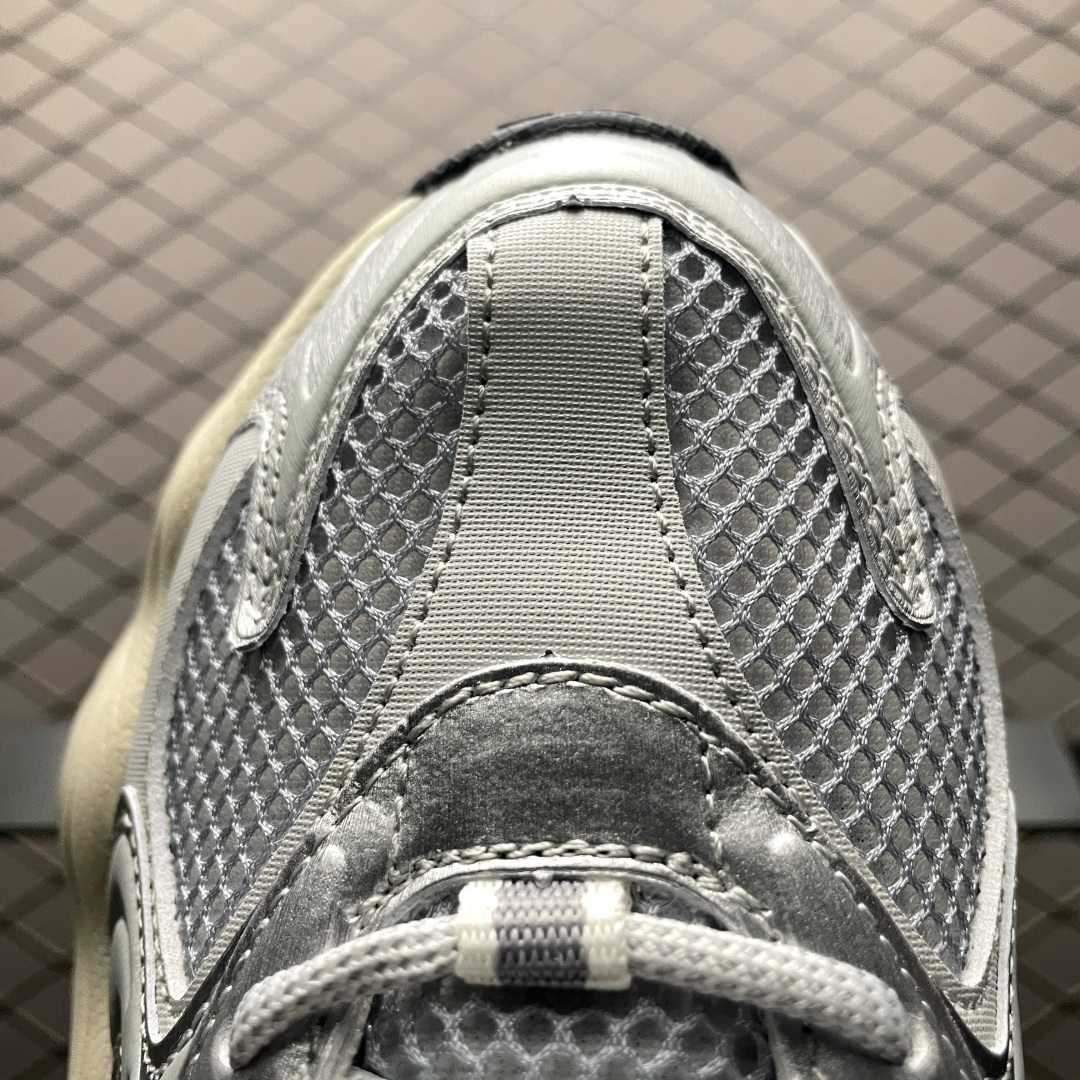   网红爆款 MLB Cargo Chunky 低帮休闲老爹鞋  原厂防伪吊牌 尺码：35 36 36.