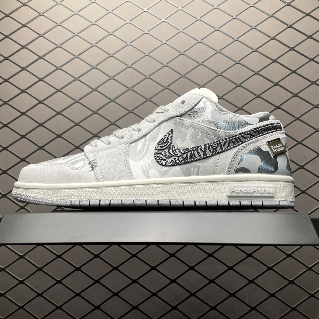 💰660 純原Air Jordan 1 Low 客制款 喬1低幫休閒板鞋 HF1567-200 尺碼：36 36.5 37.5 38 38.5 39 40 40.5 41 42 42.5 43 44 44.5 45 46 47.5 編號：