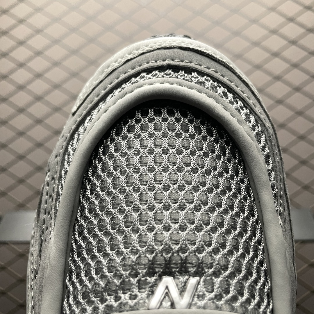  New Balance 新百伦 复古休闲跑步鞋 U1906LGR 尺码：36 37 37.5 38 3