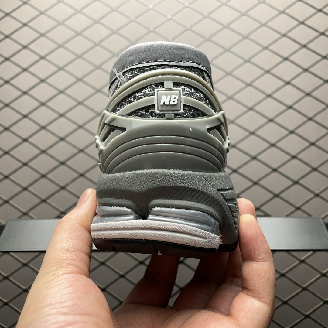  New Balance 新百伦 复古休闲跑步鞋 U1906LGR 尺码：36 37 37.5 38 3