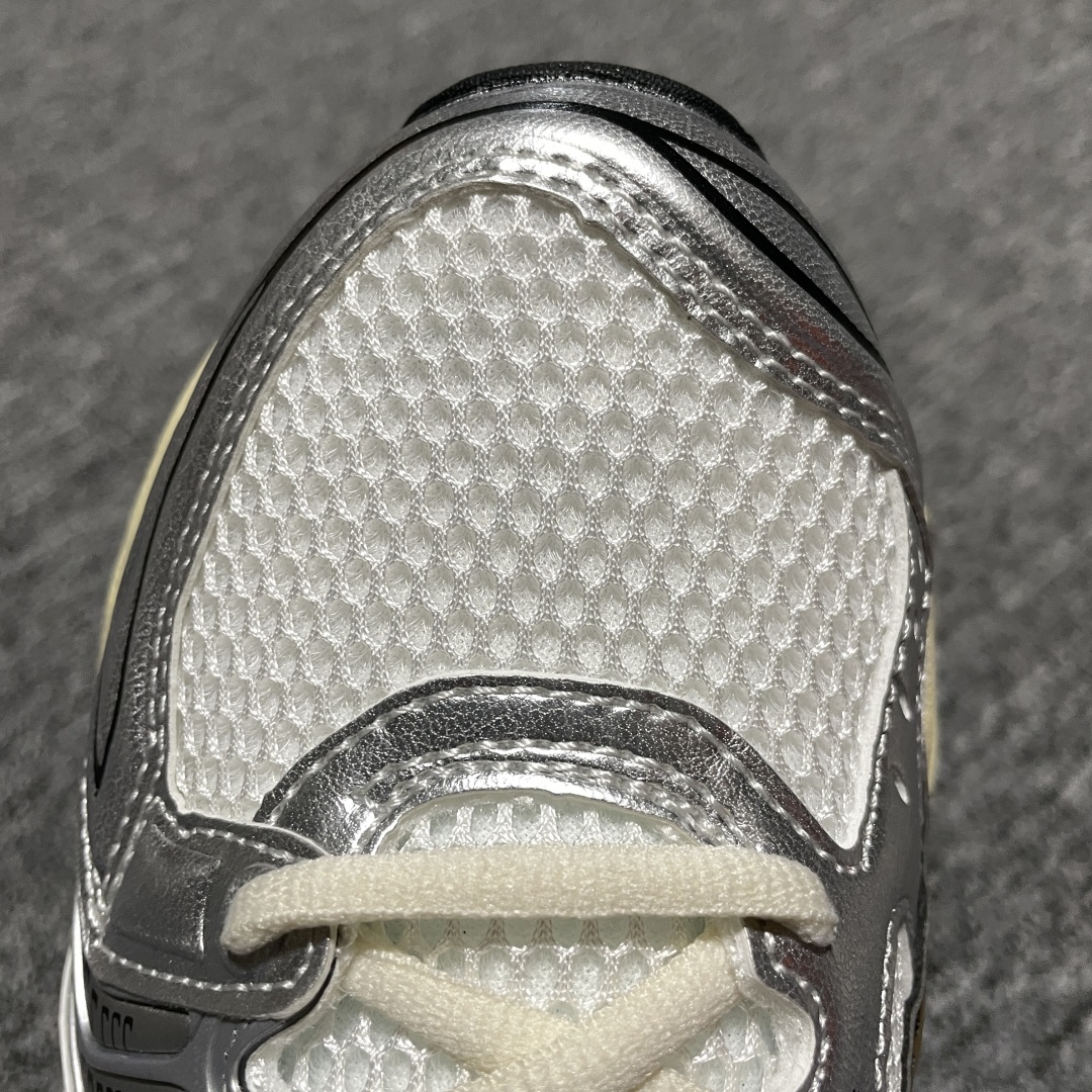  Asics 亚瑟士 GEL-Kayano 14 低帮运动休闲跑步鞋 1203A692-100 高端零售