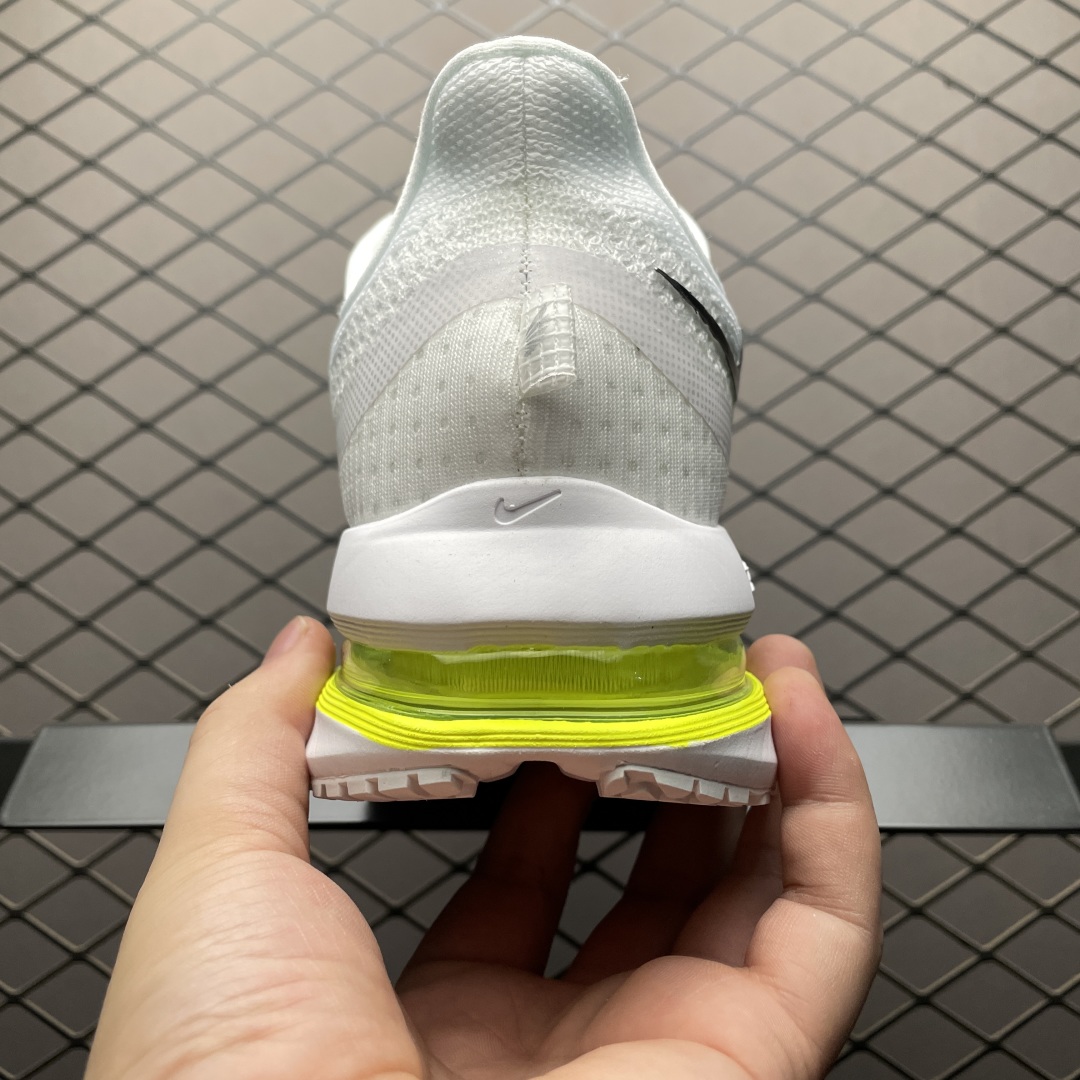 NK Pegasus Premium 全掌纤维气垫网面跑步鞋 HQ2592-100 尺码：35.5 36
