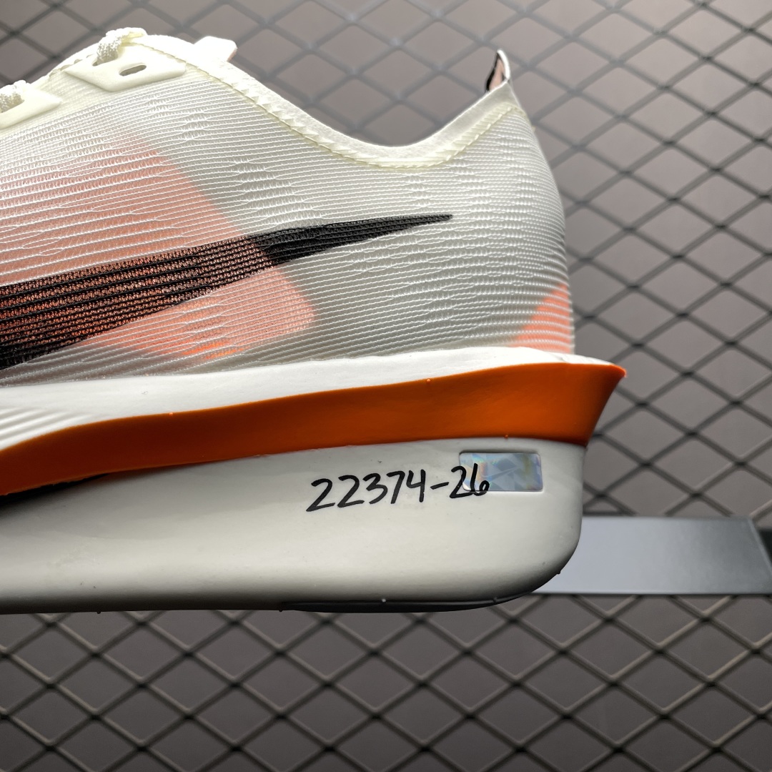   NK Vaporfly Next %4 超轻网面跑步鞋 HF6413-100 尺码：36 36.5 