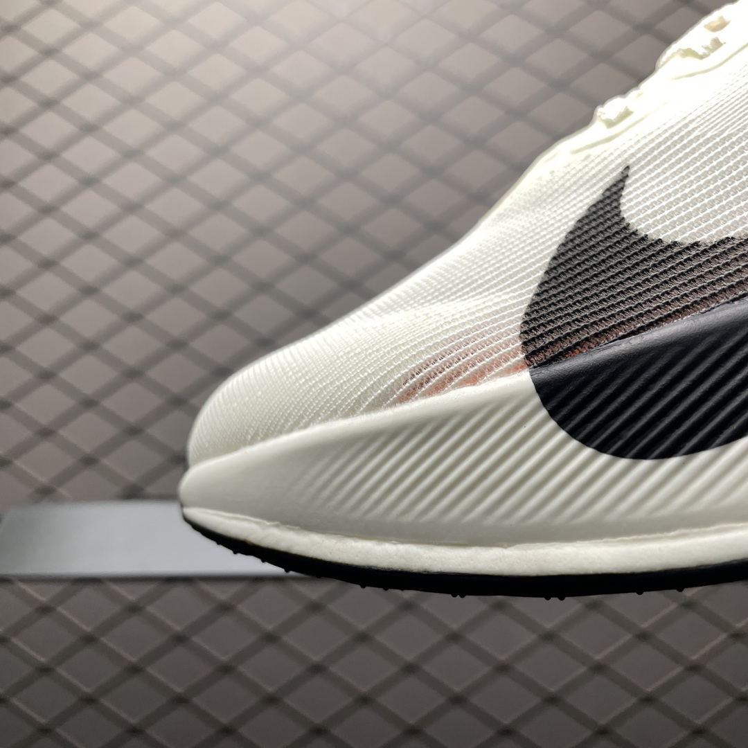   NK Vaporfly Next %4 超轻网面跑步鞋 HF6413-100 尺码：36 36.5 