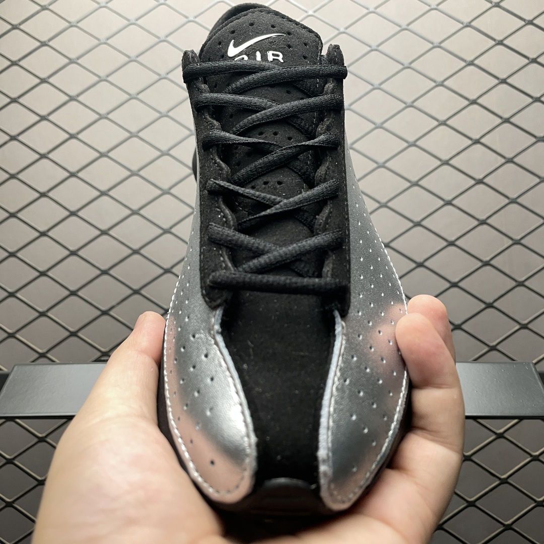  NK Air Superfly 低帮跑步鞋 女款 银黑色 IB5824-001 黑银配色超酷，未来感拉