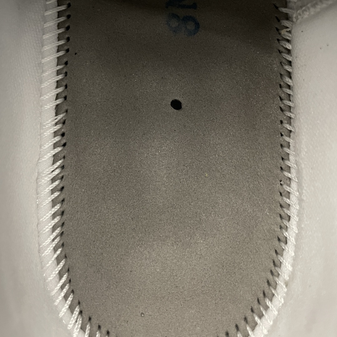 调价💰268 纯原 福利特价专供 Air Jordan 11 Low AJ11乔11 文化篮球鞋 AH7860-103 老牌外贸大厂出品 性价比外贸专供版 纯正版型 真碳板加持 品质如图所示 精密中底拉帮 鞋面电脑针车 进口机台电脑Jump Logo刺绣 全新货无任何氧化 尺码:36 36.5 37.5 38 38.5 39 40 40.5 41 42 42.5 43 44 44.5 45 46 47.5 编号:31TDEF23