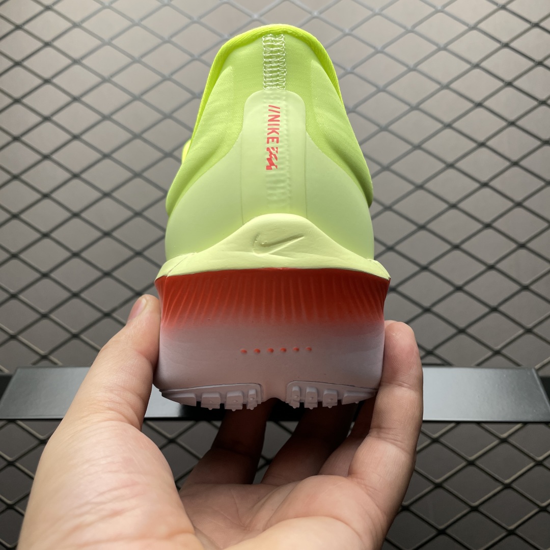  NK Zoom Fly 6 EK 马拉松超轻跑鞋 FN8454-701 尺码：36 36.5 37.5