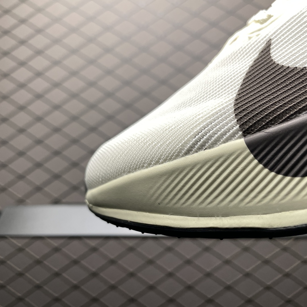  NK zoom Vaporfly Next %4 超轻网面跑步鞋 HV6107-100 尺码：36 3