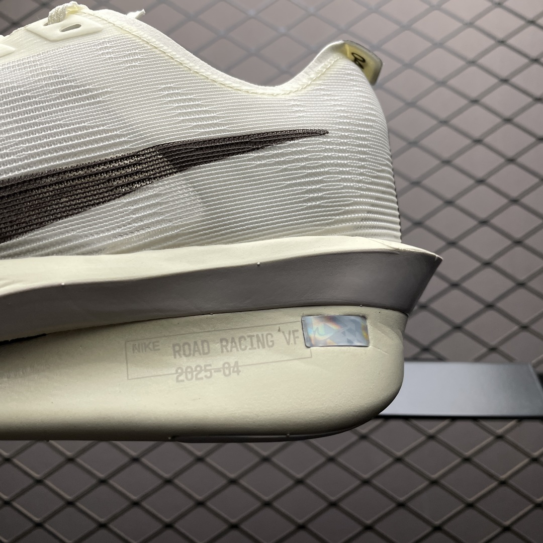 NK zoom Vaporfly Next %4 超轻网面跑步鞋 HV6107-100 尺码：36 3